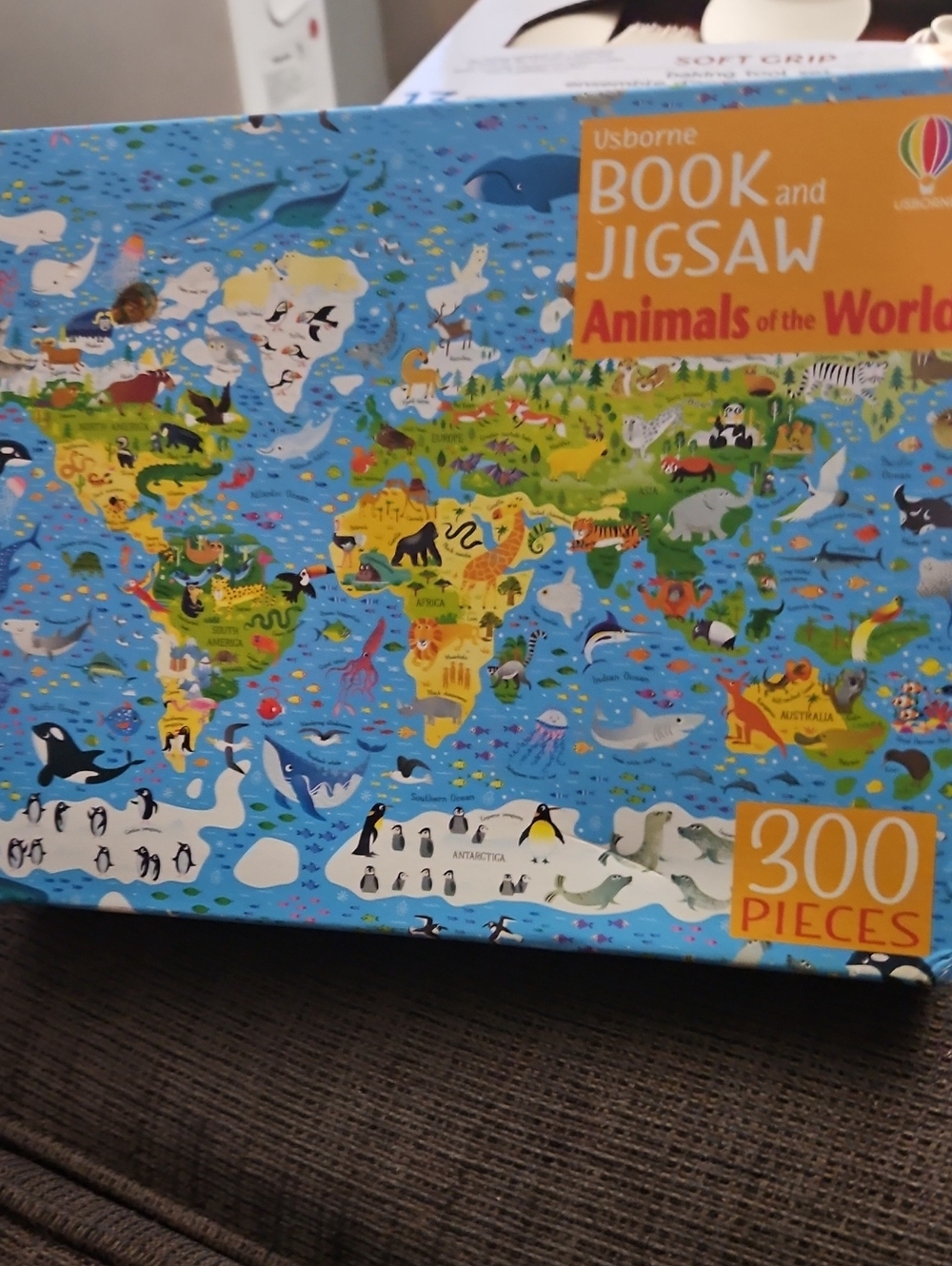 Usborne Book And Jigsaw Animals Of The World 300 Pieces